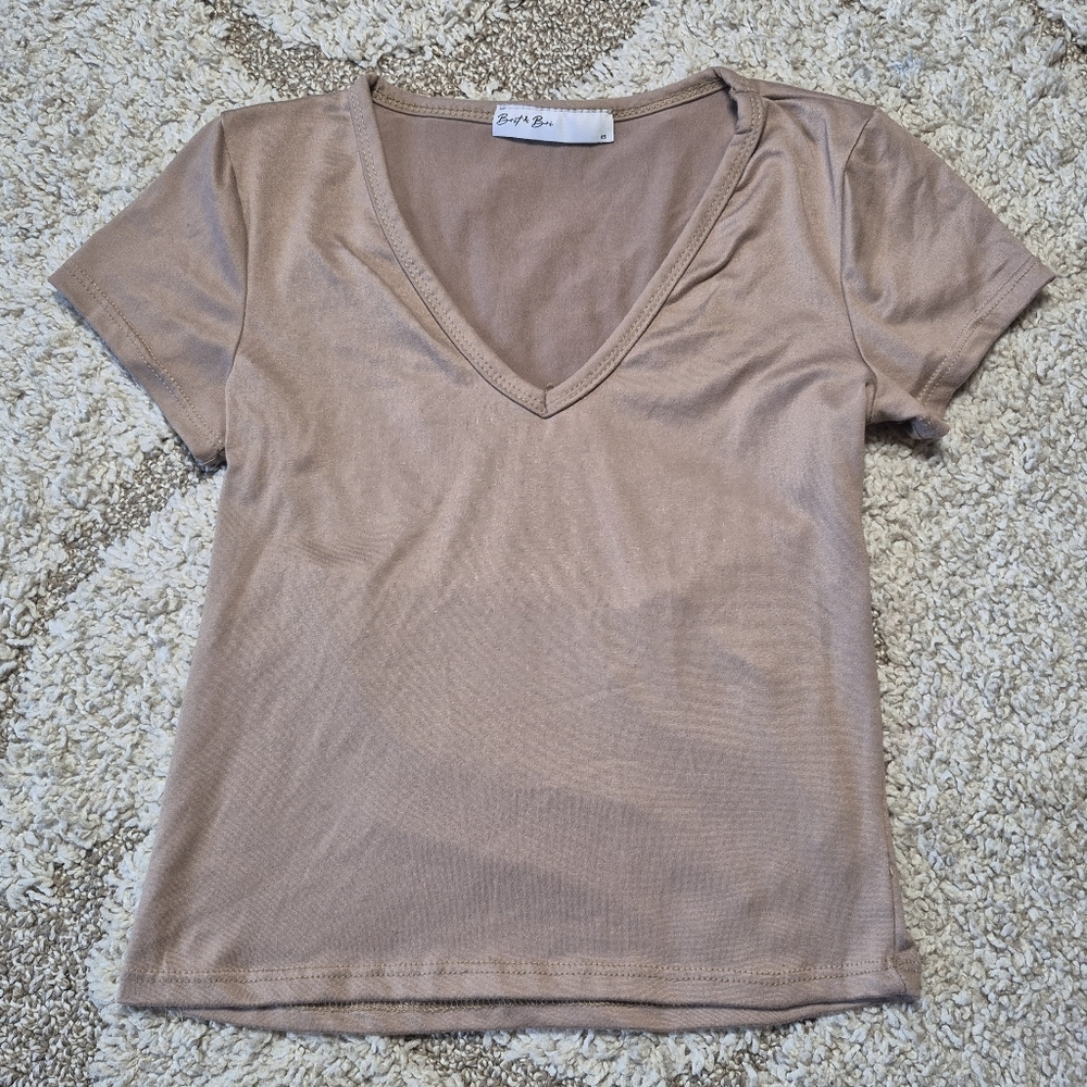 Brit And Bri XS V neck Tee Stretchy